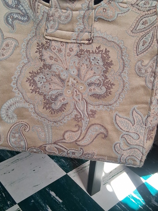 Paisley Jacquard Tote with Wooden Handles - Picture 4 of 11